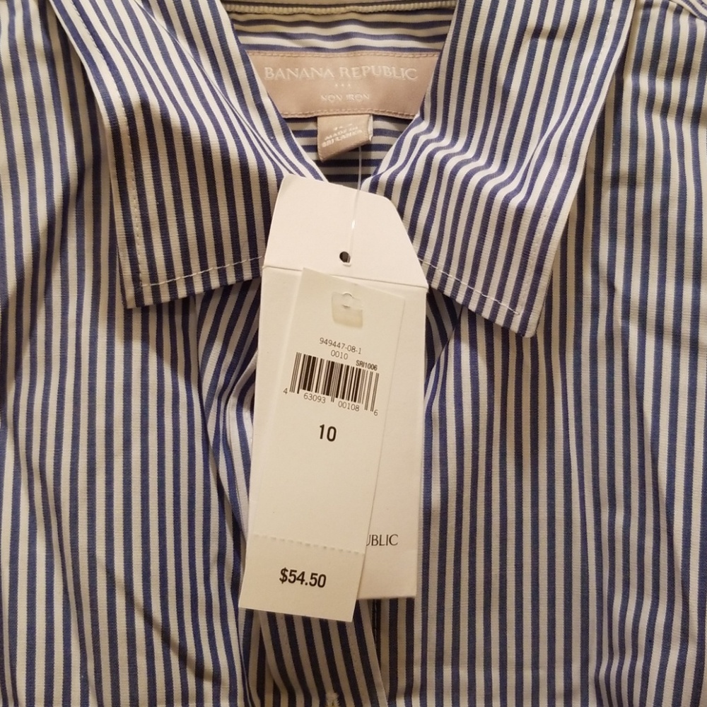 Sleeveless Banana Republic button down blouse
